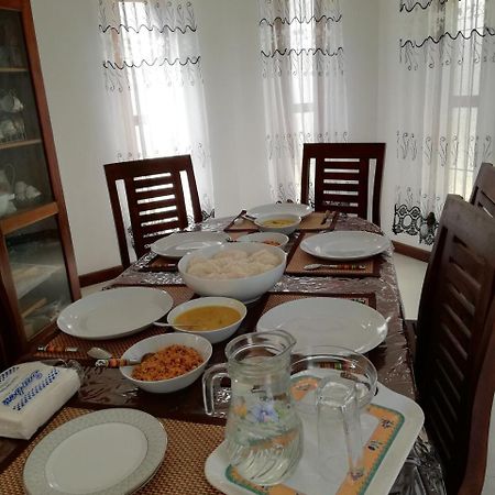 Bed and Breakfast Air Port 5 Minutes Super Clean Upul Negombo Exteriér fotografie