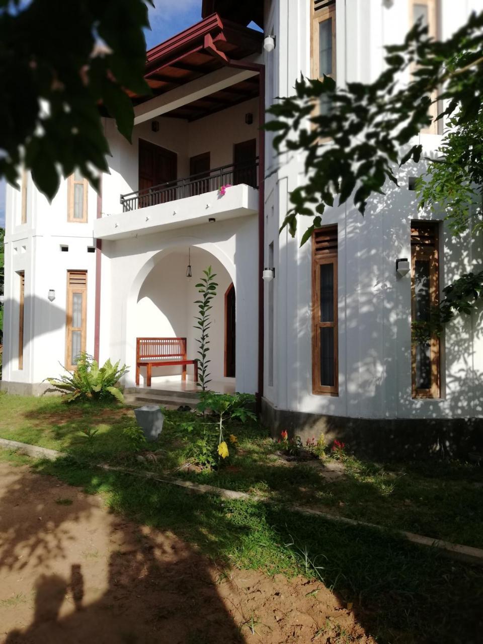 Bed and Breakfast Air Port 5 Minutes Super Clean Upul Negombo Exteriér fotografie