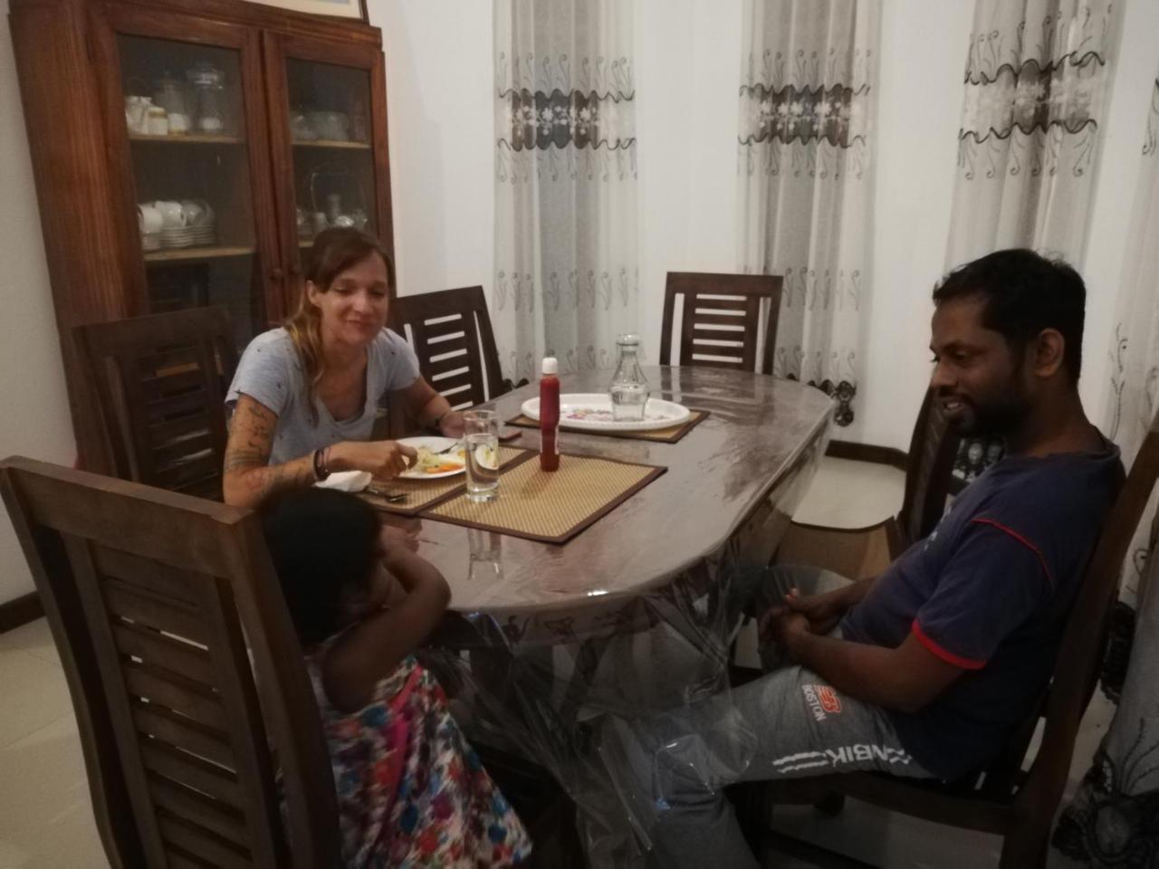Bed and Breakfast Air Port 5 Minutes Super Clean Upul Negombo Exteriér fotografie